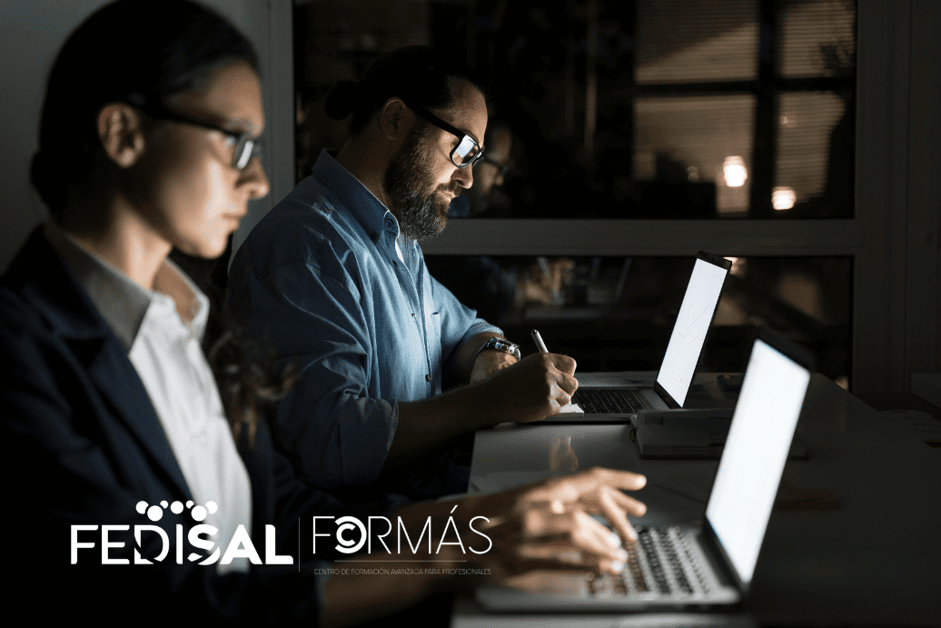 Portada del curso Auditoría de Sistemas Utilizando el Análisis Informático Forense para Empresas. Aprende técnicas de análisis forense para garantizar la seguridad y fiabilidad de los sistemas informáticos empresariales.